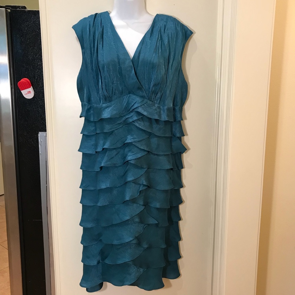 London Times Aqua Green Layered Mermaid Dress EUC